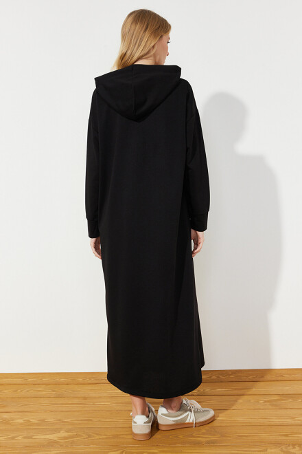 فستان سويت محبوك بغطاء رأس وجيوب - 5