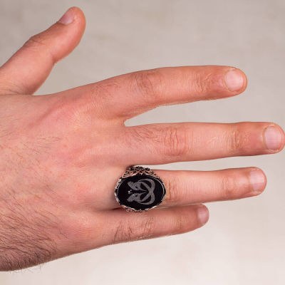 خاتم الاونيكس الاسود فضة عيار 925 بنقش الهدهد يمكن تصميمه خصيصاً لكم - 2