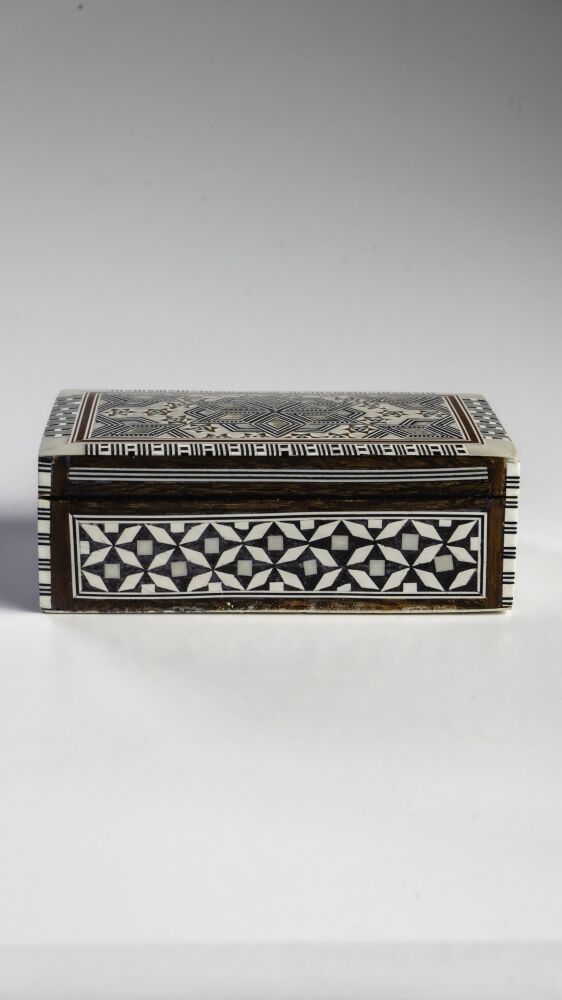 A classic and elegant box - 4