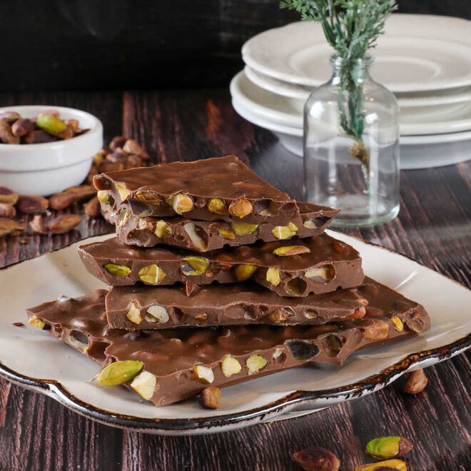 Hacı Şerif - Chocolate with milk and pistachios, 300 grams from Haci Sarif