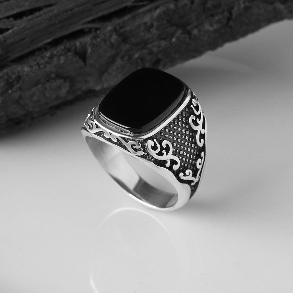 Classy men's silver ring with onyx stone - 1