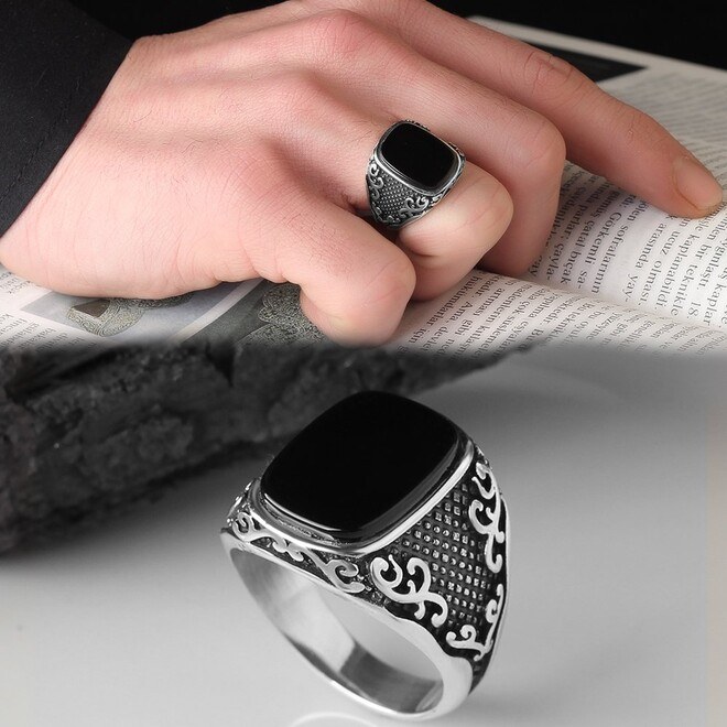 Classy men's silver ring with onyx stone - 2