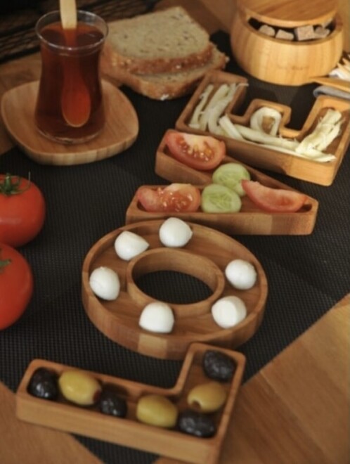 LOVE design Wooden plates - 3