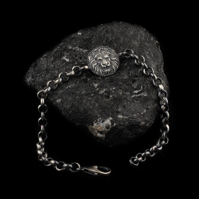 Men's silver bracelet with a lion symbol design - 1