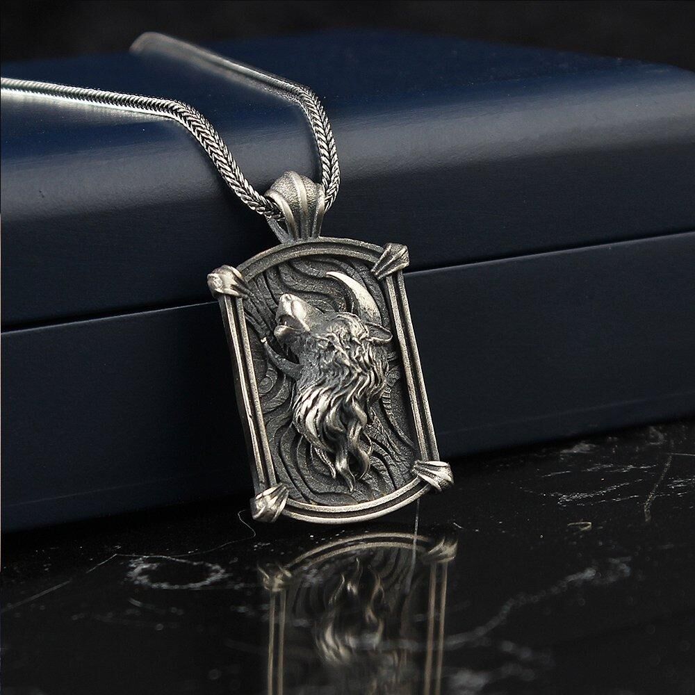 Men's Silver Necklace with a Wolf Inscription - 1