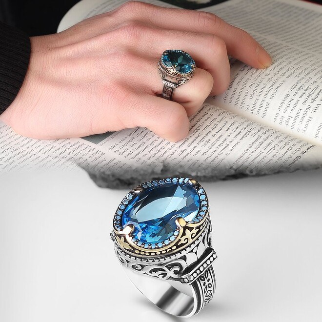 Men's silver ring with a distinctive topaz stone - 6