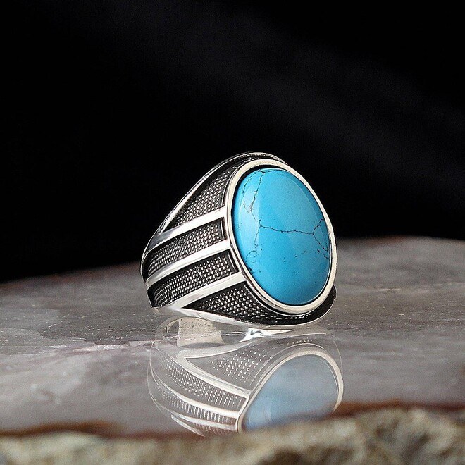 Men's silver ring with a shiny turquoise stone - 1