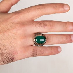 Men's silver ring with green aqeeq stone, engraving the letter V - 3