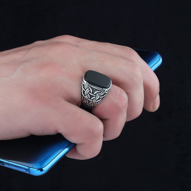 Men's silver ring with onyx stone in a square shape design - 2