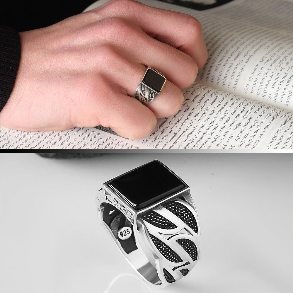 Men's silver ring with onyx stone with a sophisticated design - 3