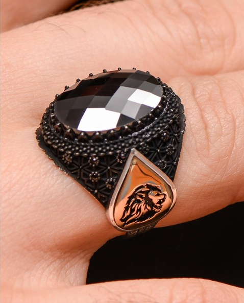 Silver Men's Ring with Lion Figure and Black Zircon Stone - 1