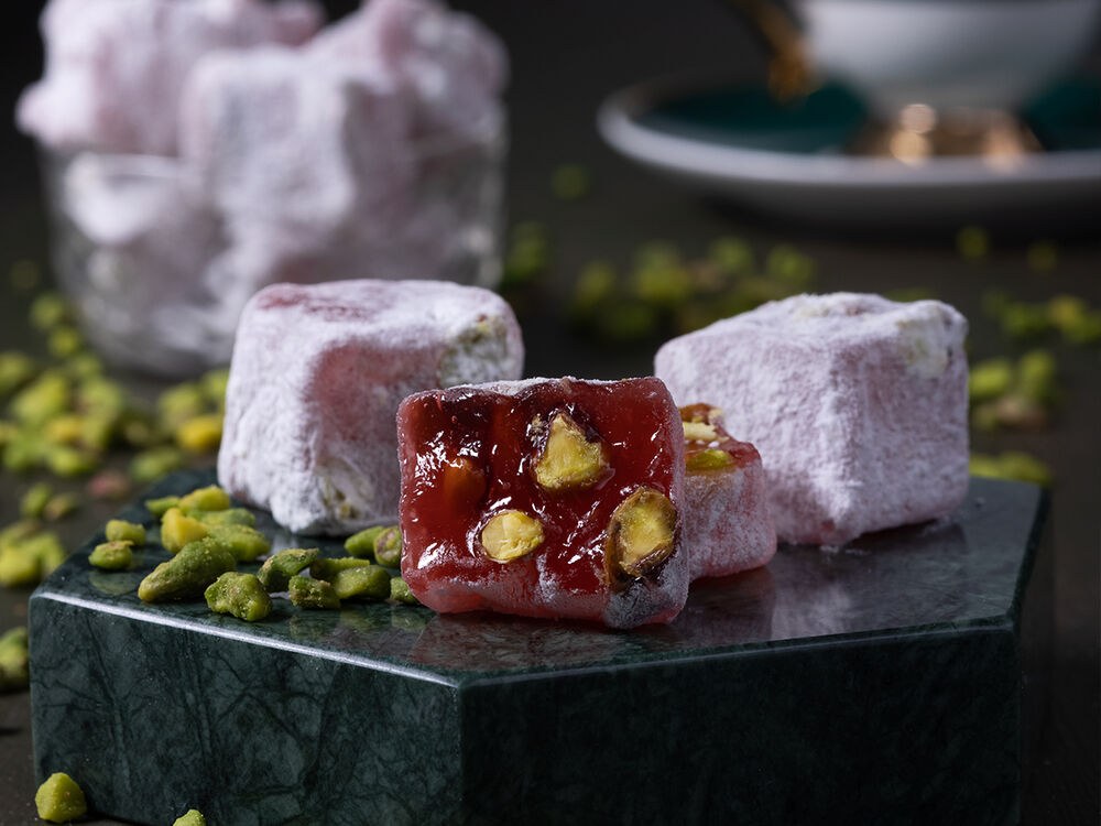 Turkish delight dessert with pistachio and pomegranate flavor 1000 Gr - 2